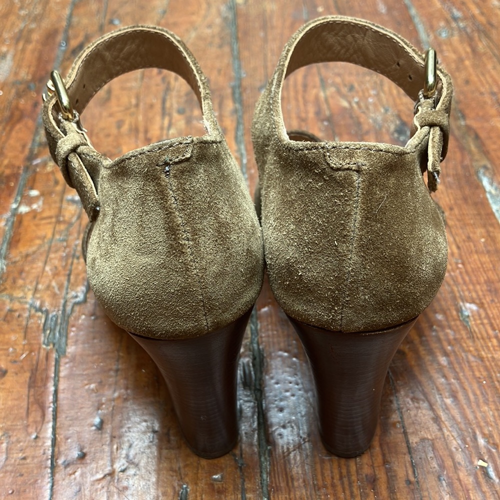 Vince Camuto suede sandals 5M - Picture 4 of 6
